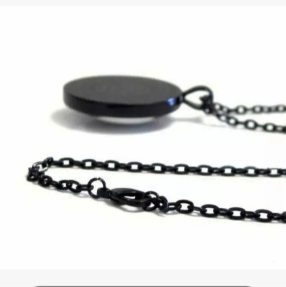 New Marilyn Monroe Glass Cabochon Black Necklace. - Picture 4 of 9